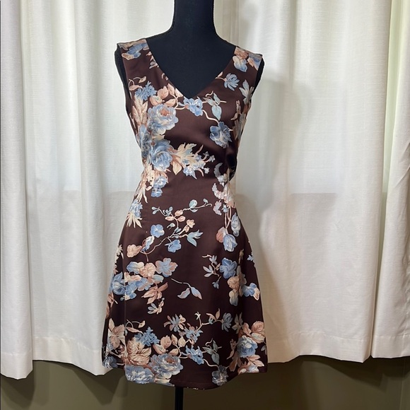 unknown Dresses & Skirts - Floral Brown Sleeveless Dress